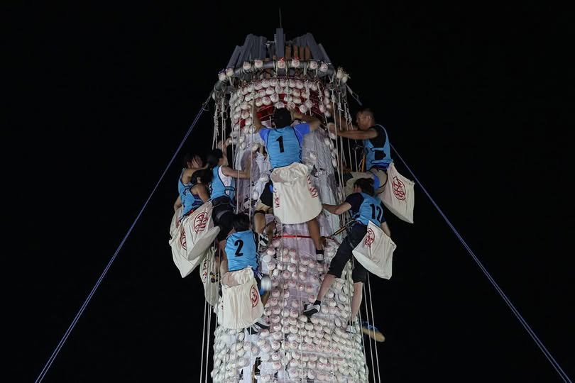ဟောင်ကောင်တွင် ပေါက်စီတိုင်တက်ပြိုင်ပွဲ ကျင်းပ၊ ပြိုင်ပွဲဝင် ၁၂ ဦး ယှဉ်ပြိုင်